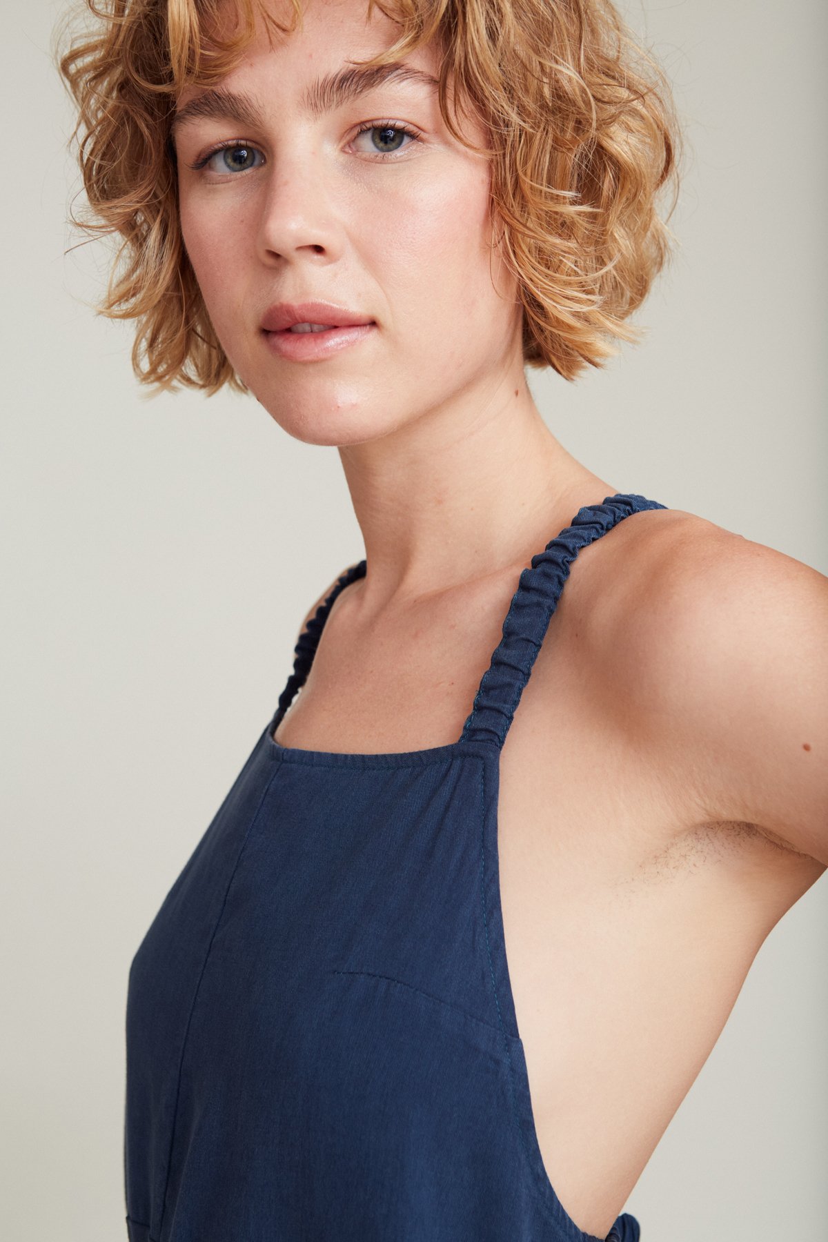 Suite-13-Kleid-Ibiza-Majorica-Blue