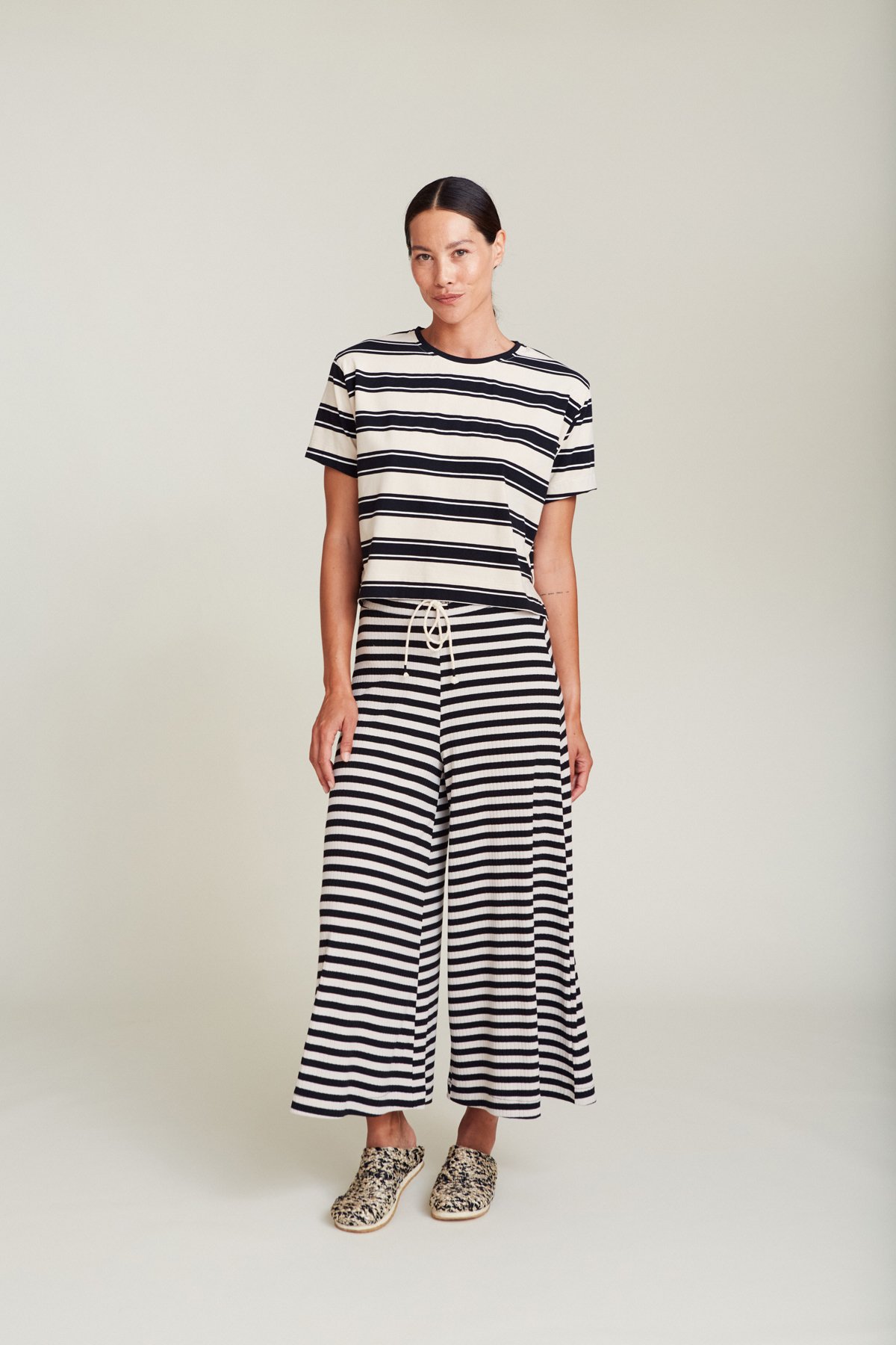 Suite 13 Top Isquia Stripes Black Stripes Suite-13-Top-Isquia-Stripes-Black-Stripes
