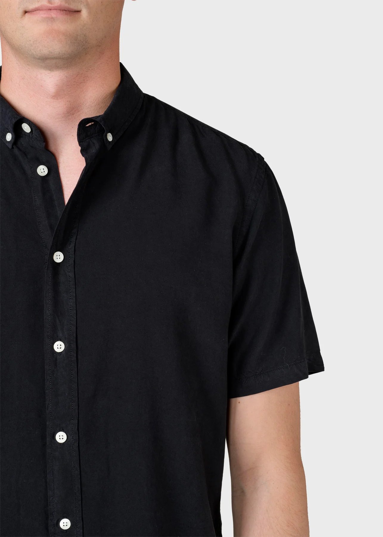 Klitmöller Collective Kurzarm-Hemd Mikkel Aus Tencel Black Klitmöller Collective Kurzarm-Hemd Mikkel Aus Tencel Black