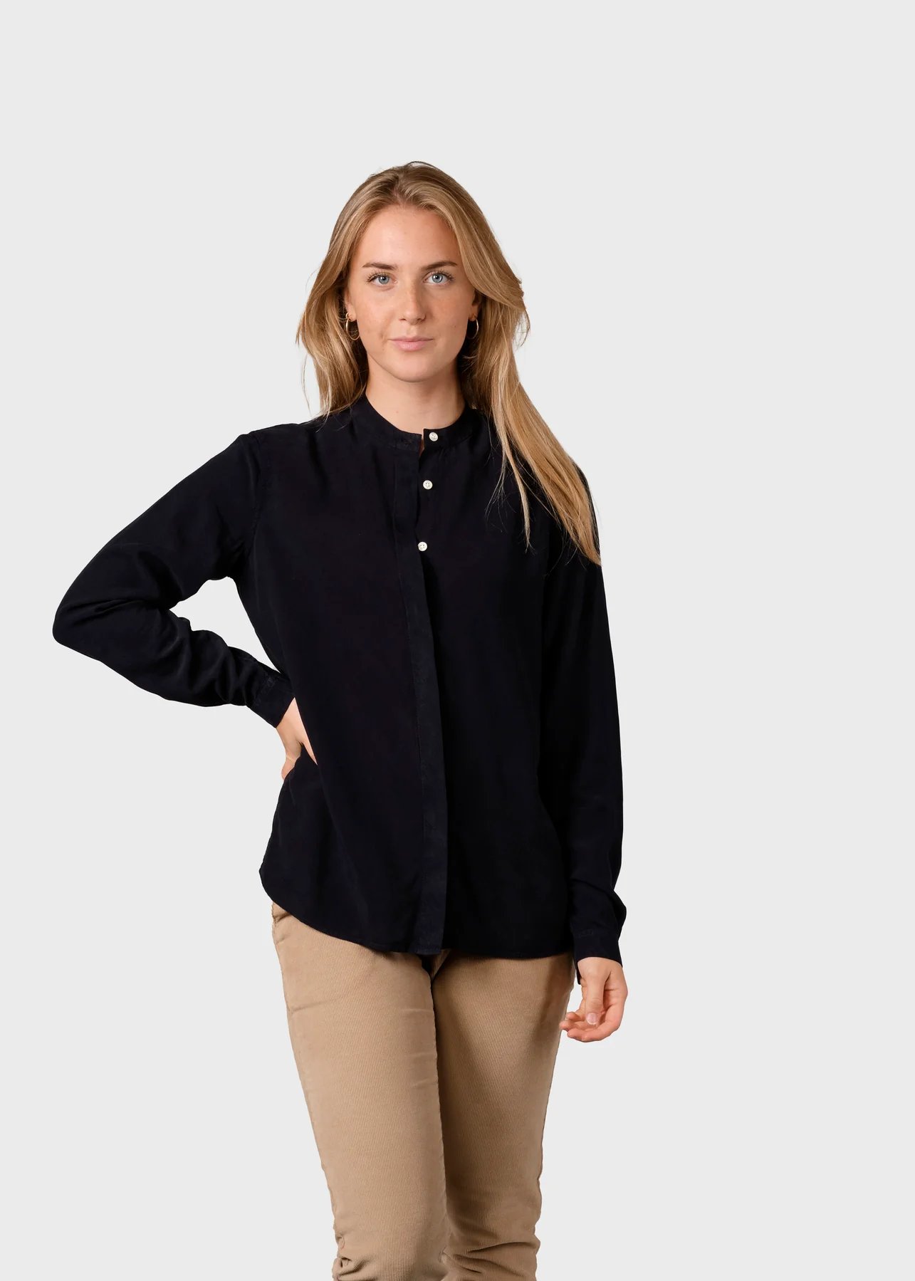 Klitmöller Collective Bluse Simone Aus Tencel Navy Klitmöller-Collective-Bluse-Simone-Aus-Tencel-Navy
