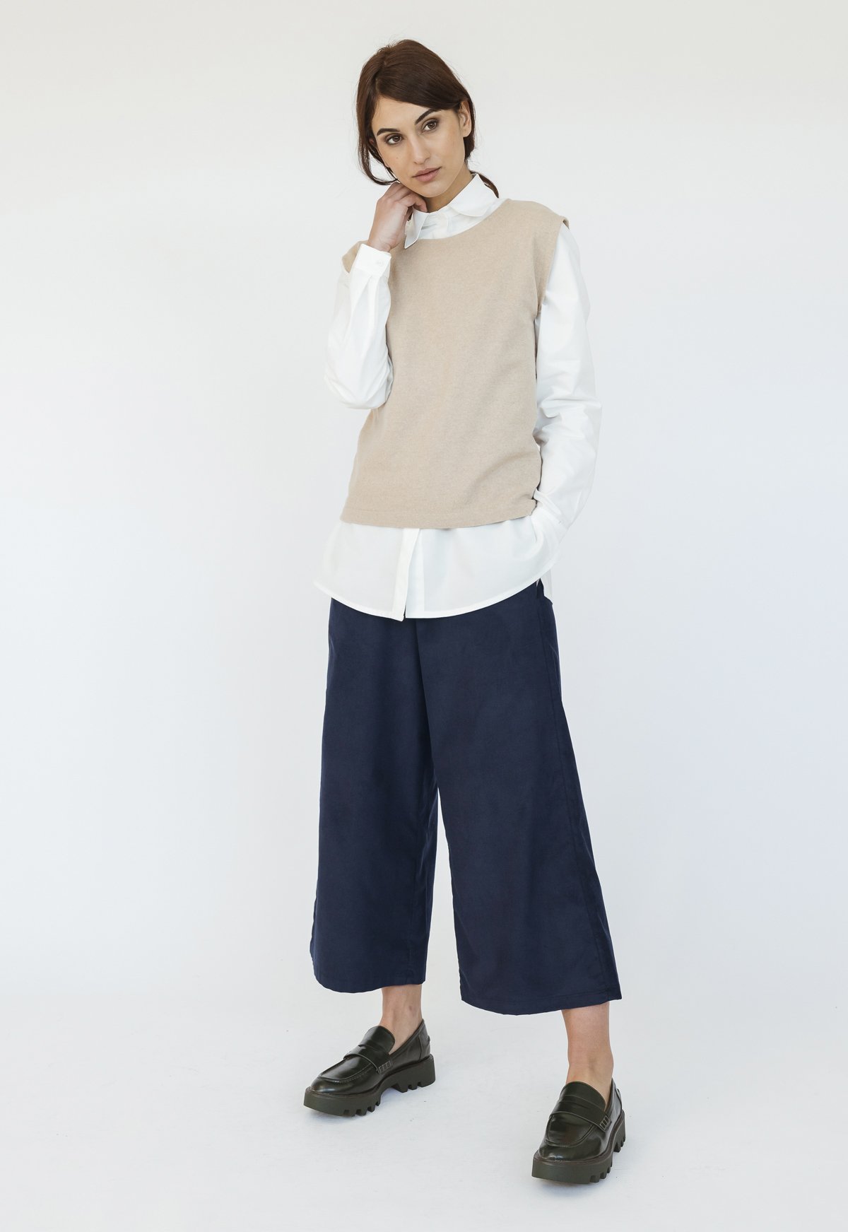 Lavandera-Pullunder-Jari-Sand-Wool-Sand-Wool