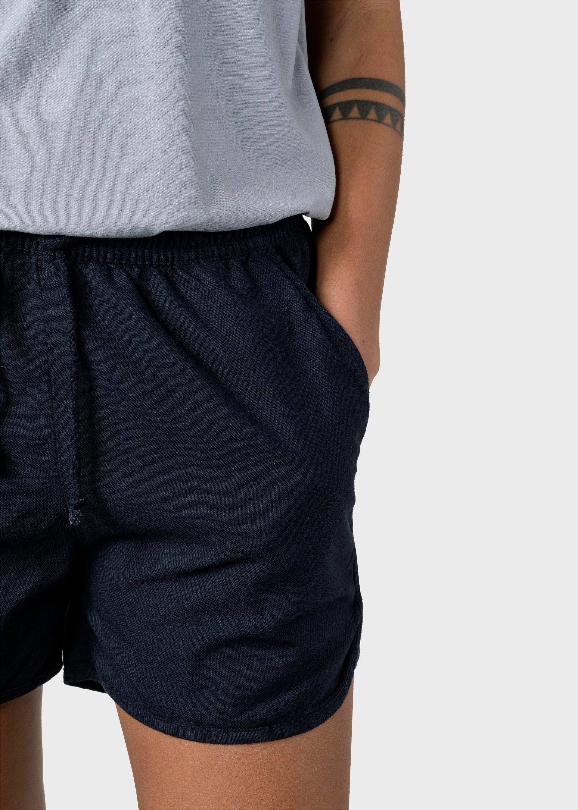 Klitmöller-Collective-Shorts-Linda-Navy