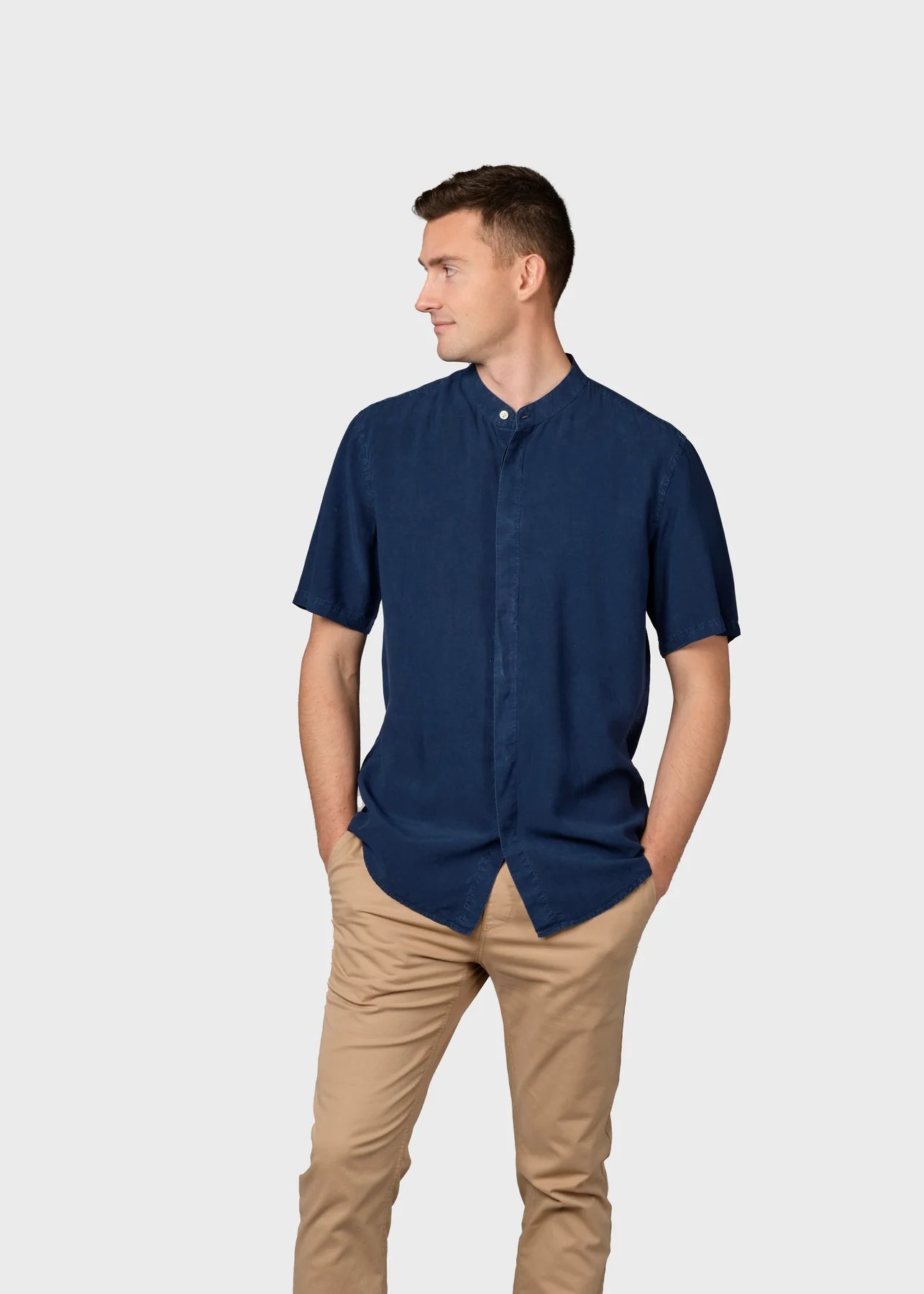 Klitmöller-Collective-Kurzarm-Hemd-Max-Aus-Tencel-Ocean