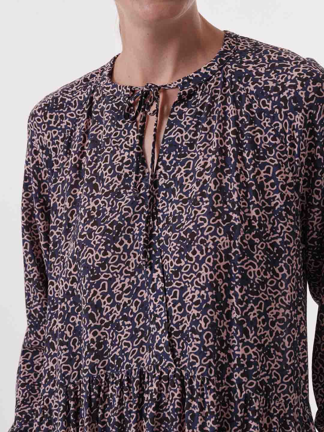 Lanius-Maxikleid---Print:-Minimal-Print-Minimal-Amethyst