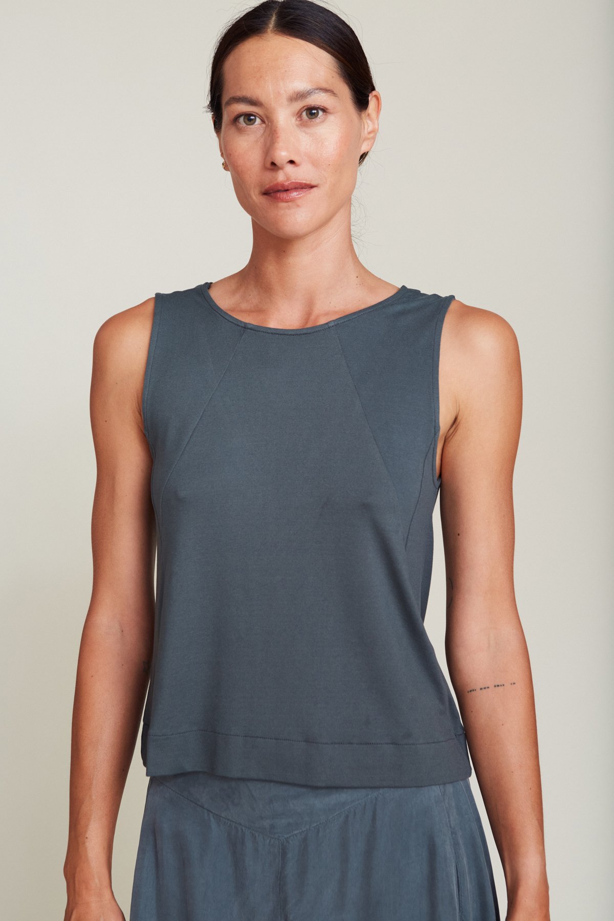 Suite-13-Top-Maui-Dusty-Green