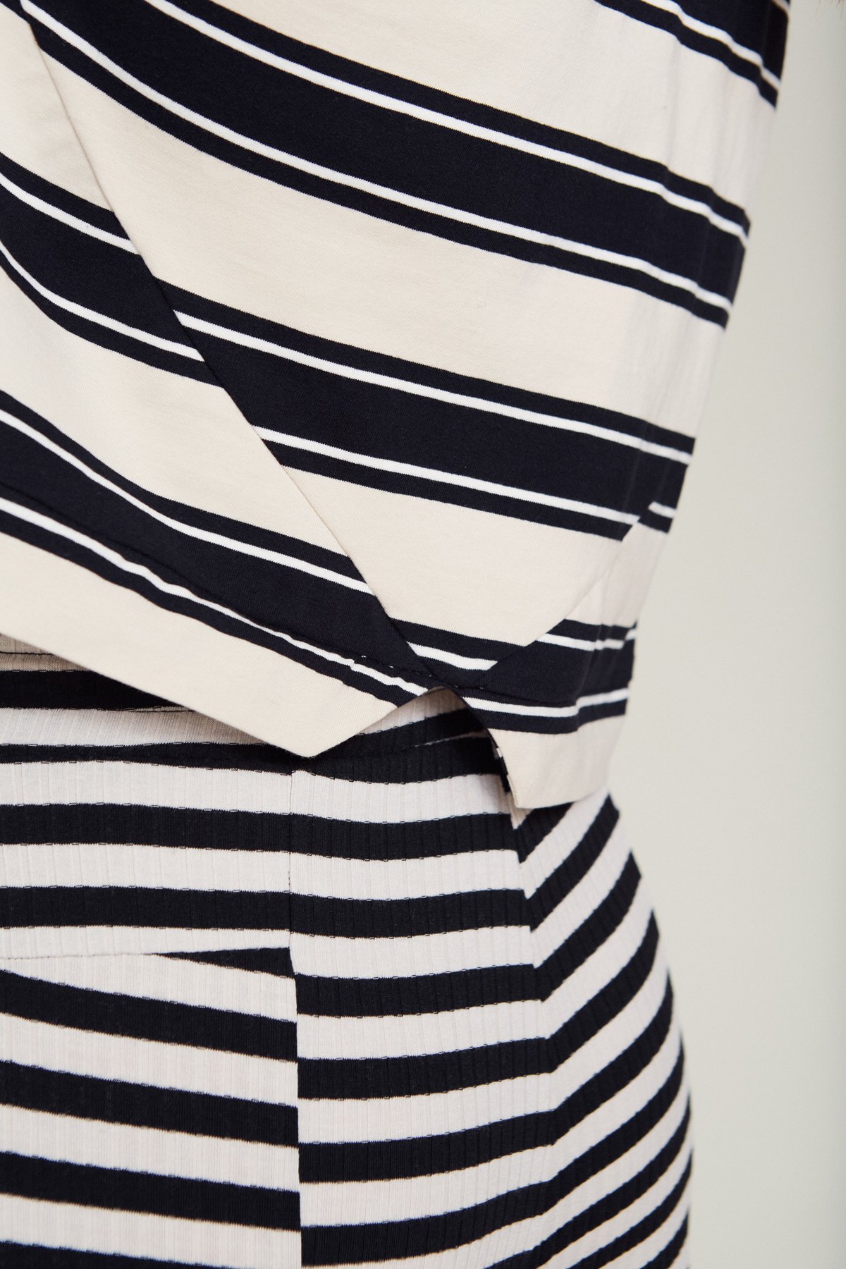 Suite 13 Top Isquia Stripes Black Stripes Suite-13-Top-Isquia-Stripes-Black-Stripes