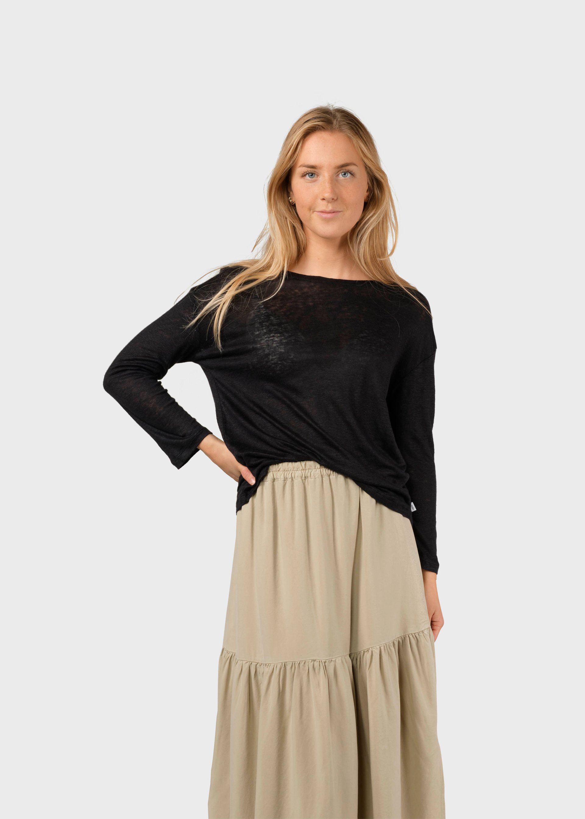 Klitmöller-Collective-Longsleeve-Gudrun-Aus-Leinen-Black