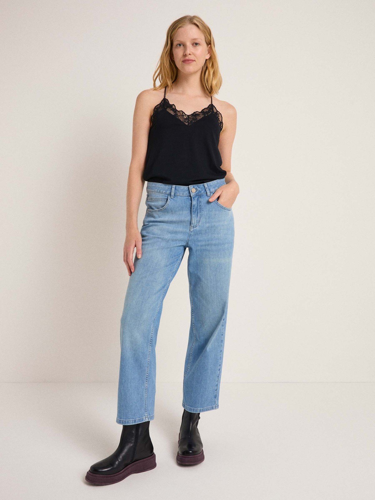 Lanius-Relaxed-Jeans-Gots-Light-Denim