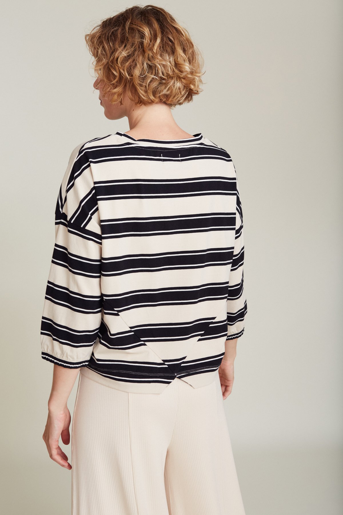 Suite-13-Top-Caimari-Stripes-Black-Stripes