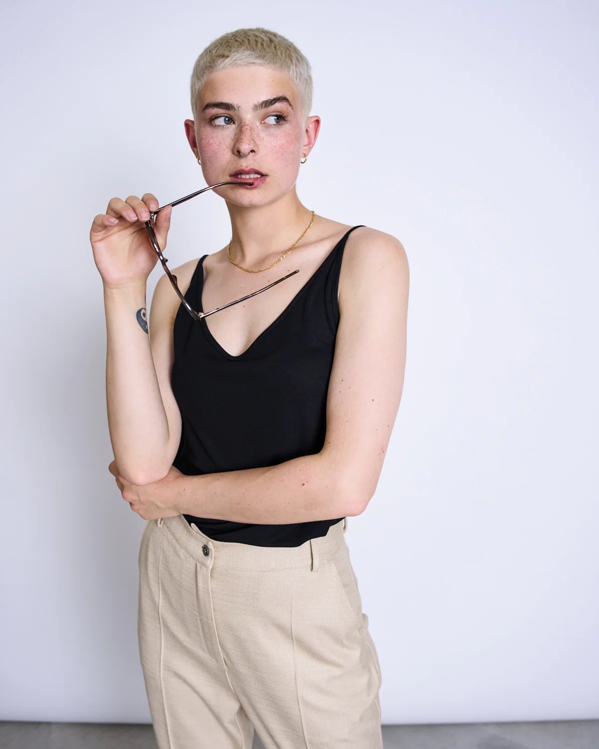 Jan-N-June-Top-Triangle-Leinen-Black