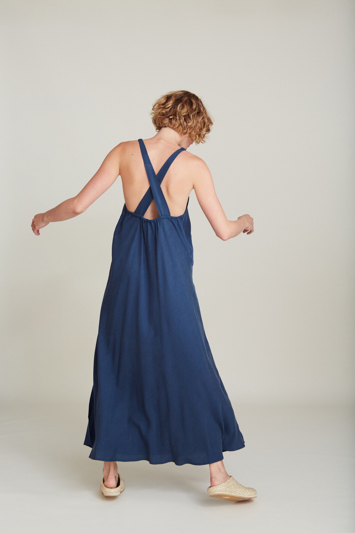 Suite-13-Kleid-Ibiza-Majorica-Blue
