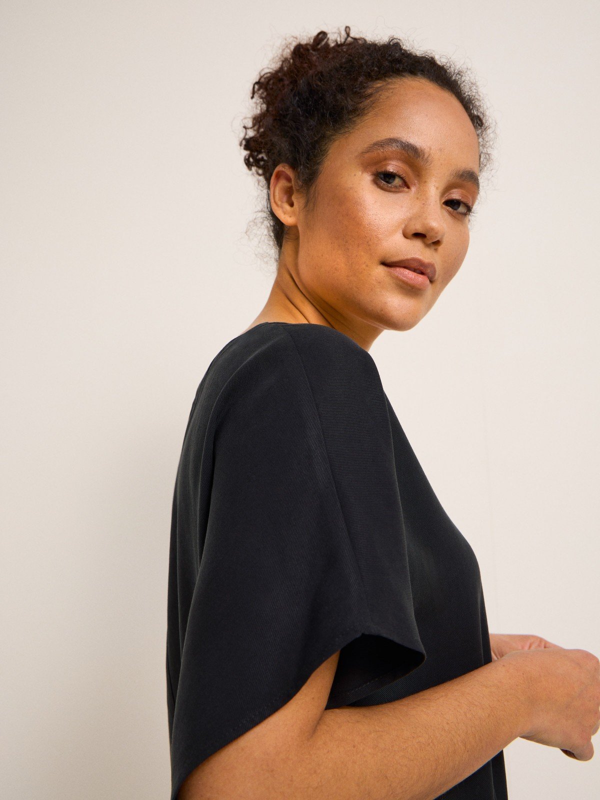 Lanius-Kleid-Mit-V-Ausschnitt-Black