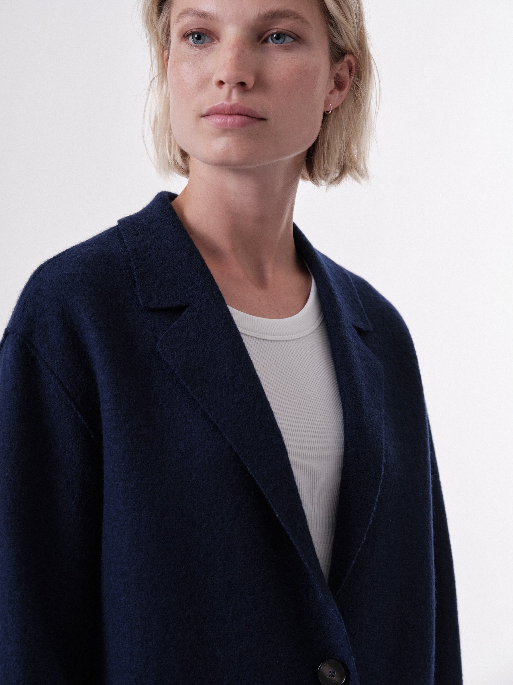 Lanius-Walkmantel--Deep-Amethyst