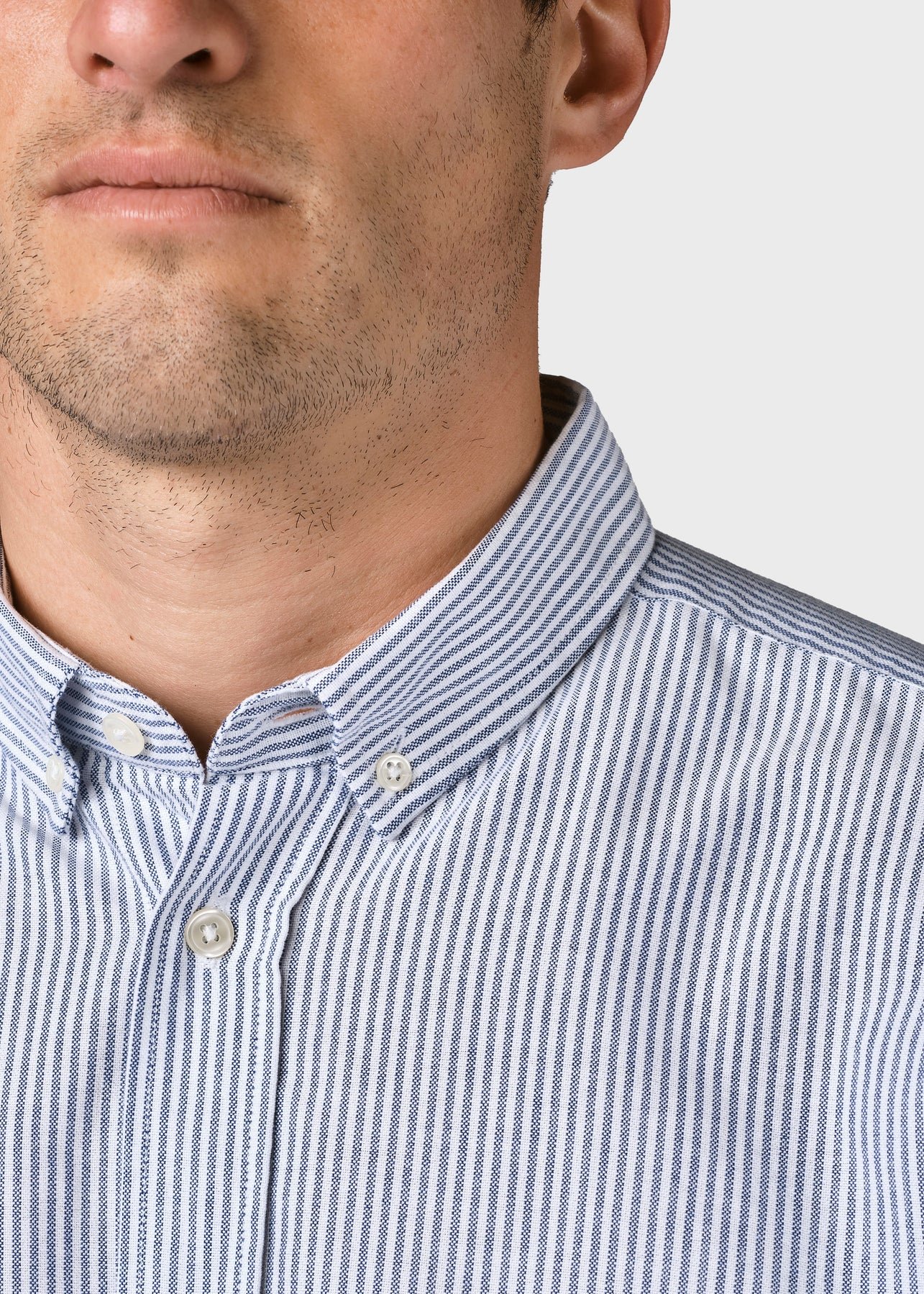 Klitmöller Collective Hemd Benjamin Aus Leinen-/Baumwoll-Mischung White/Navy/Ocean Overdye Klitmöller-Collective-Hemd-Benjamin-Aus-Leinen-/Baumwoll-Mischung-White/Navy/Ocean-Overdye