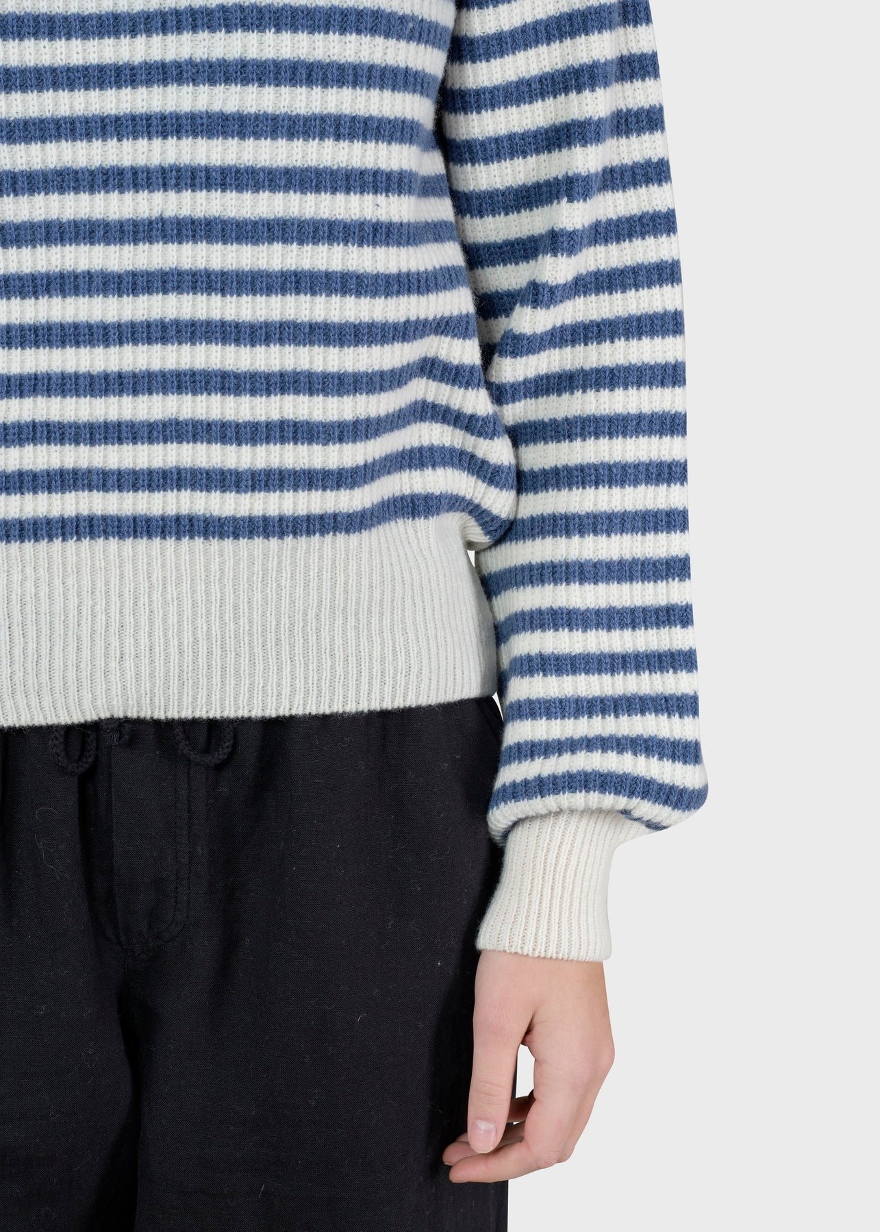 Klitmöller Collective Pullover Gunilla Aus Merinowolle Cream/Ocean Klitmöller-Collective-Pullover-Gunilla-Aus-Merinowolle-Cream/Ocean